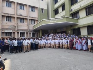 Akola GMC nurses protest