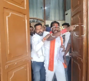 Akola Municipal Standing Committee Clash