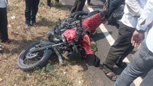 Akola Patur Road Accident Two Brothers Injured