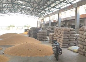Malkapur APMC farmers protest