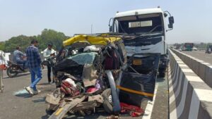 Kalyan Ahmednagar Highway Accident
