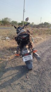 Akola accident Babhulgaon car hits bike